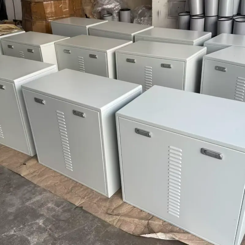 कॉम्पैक्ट धातु कैबिनेट